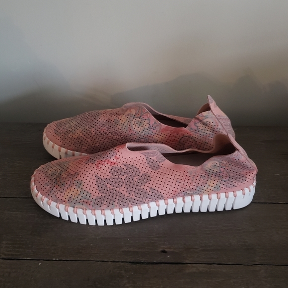 Ilse Jacobsen Shoes - Ilse Jacobsen Tulip 139 Floral Sneakers Flats 38 NEW